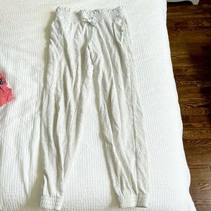 hollister sweatpants cream/gray